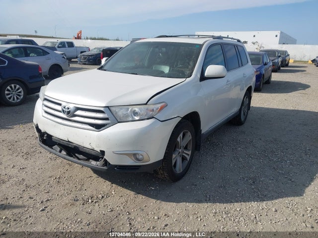 Aukcja sprzedaży 2013 Toyota Highlander V6, vin: 5TDBK3EH6DS235623, numer aukcji: 12704046