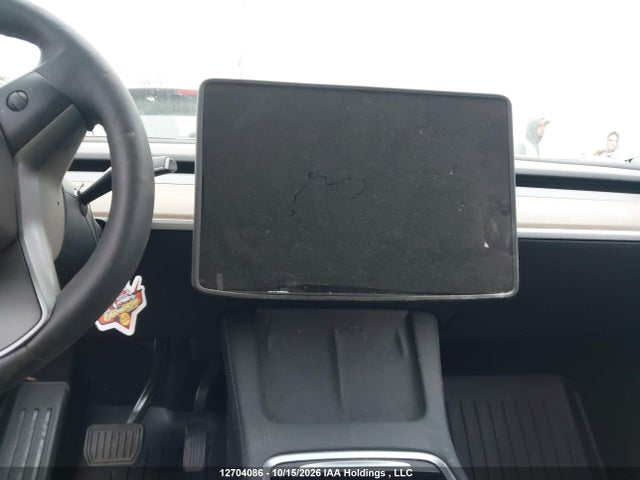 12704086 :رقم المزاد ، 7SAYGDEE7PF689592 vin ، 2023 Tesla Model Y مزاد بيع