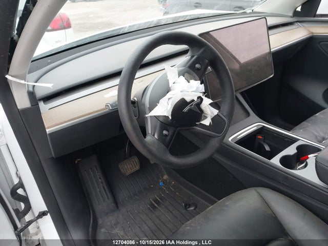 12704086 :رقم المزاد ، 7SAYGDEE7PF689592 vin ، 2023 Tesla Model Y مزاد بيع