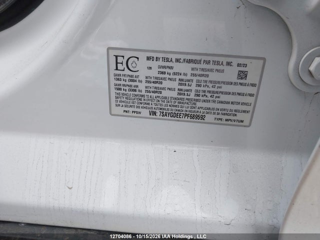 12704086 :رقم المزاد ، 7SAYGDEE7PF689592 vin ، 2023 Tesla Model Y مزاد بيع