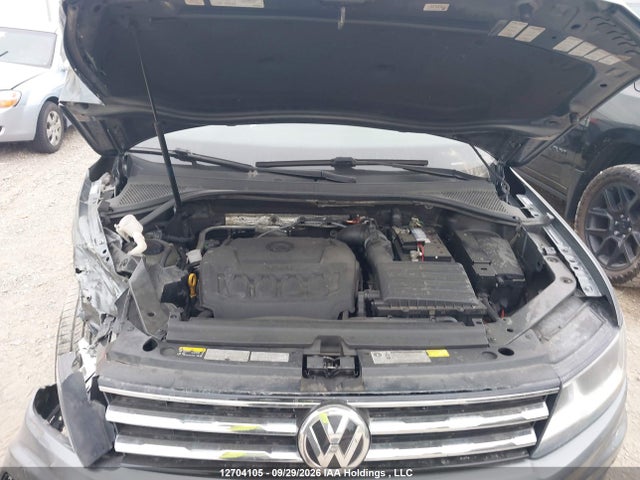 Volkswagen Tiguan 2018 3VV2B7AX2JM082742 Image 10