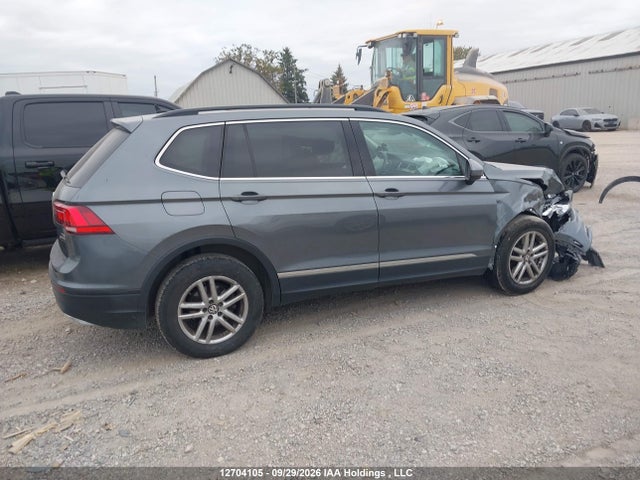 Volkswagen Tiguan 2018 3VV2B7AX2JM082742 Image 13