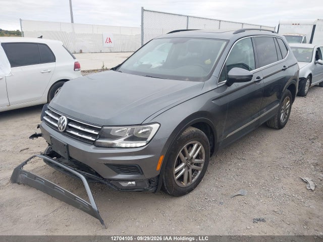 Volkswagen Tiguan 2018 3VV2B7AX2JM082742 Image 2
