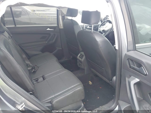 Volkswagen Tiguan 2018 3VV2B7AX2JM082742 Image 8