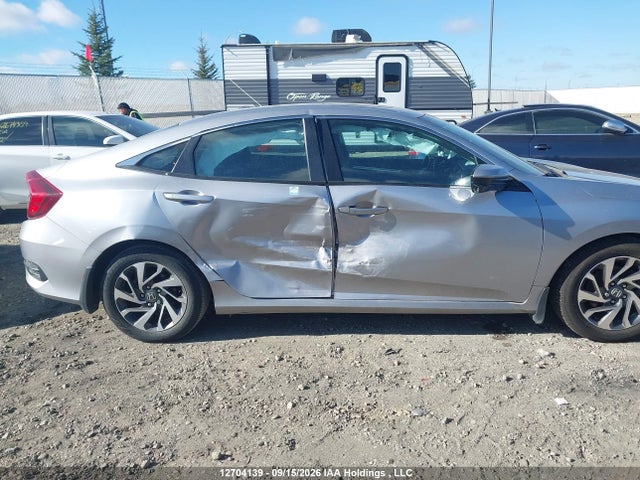 2HGFC2F81JH040032 Honda CIVIC EX
