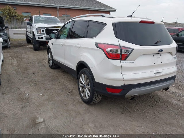 Ford Escape Titanium 2017 1FMCU9J93HUA70014 Image 3