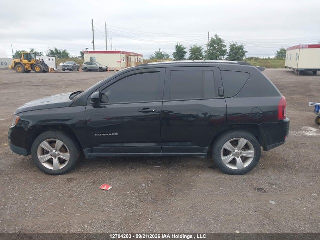 12704203 :رقم المزاد ، 1C4NJDAB6GD571554 vin ، 2016 Jeep Compass مزاد بيع