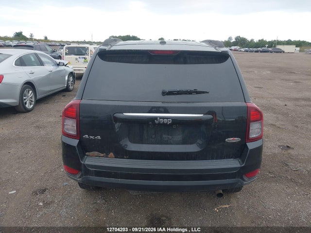 12704203 :رقم المزاد ، 1C4NJDAB6GD571554 vin ، 2016 Jeep Compass مزاد بيع