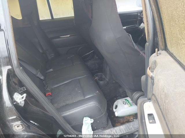12704203 :رقم المزاد ، 1C4NJDAB6GD571554 vin ، 2016 Jeep Compass مزاد بيع