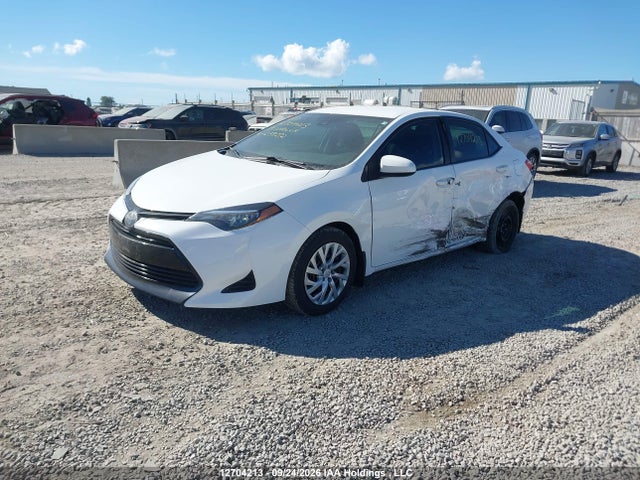 2T1BURHE1KC238272 Toyota COROLLA LE