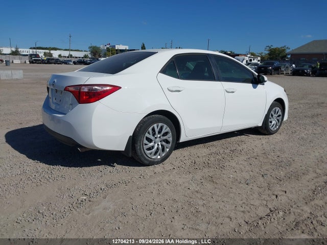 2T1BURHE1KC238272 Toyota COROLLA LE