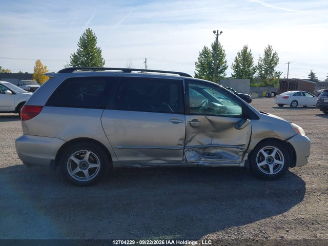 12704229 :رقم المزاد ، 5TDBA22C35S040182 vin ، 2005 Toyota Sienna Xle/xle Limited مزاد بيع