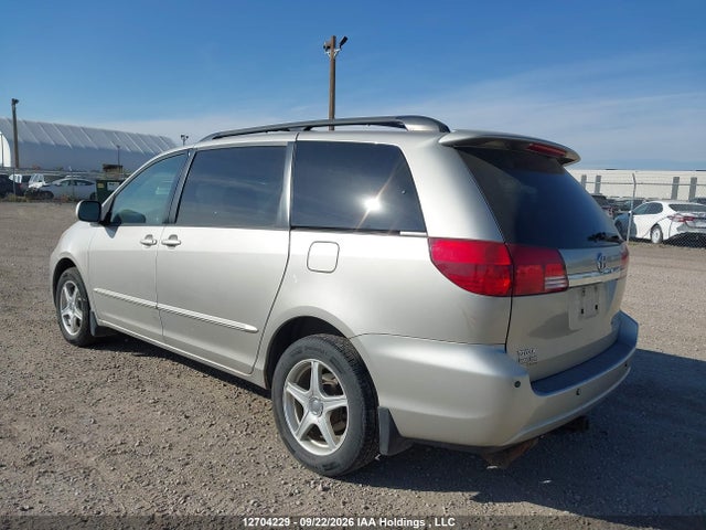12704229 :رقم المزاد ، 5TDBA22C35S040182 vin ، 2005 Toyota Sienna Xle/xle Limited مزاد بيع