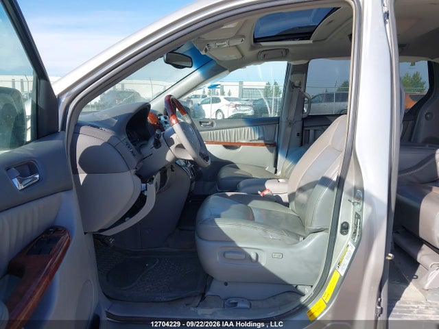 12704229 :رقم المزاد ، 5TDBA22C35S040182 vin ، 2005 Toyota Sienna Xle/xle Limited مزاد بيع