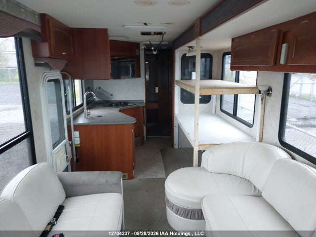 12704237 :رقم المزاد ، 5B4MP67G543386718 vin ، 2004 Workhorse Custom Chassis Motorhome Chassis W22 مزاد بيع