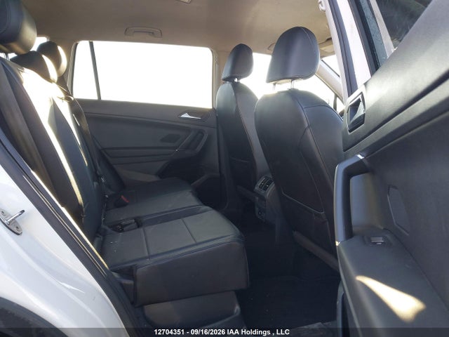 Продаж на аукціоні авто 2018 Volkswagen Tiguan Se/sel, vin: 3VV2B7AX9JM172096, номер лоту: 12704351