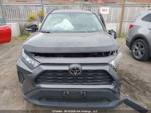 12704464 :رقم المزاد ، 2T3B1RFV7MC243014 vin ، 2021 Toyota Rav4 Le مزاد بيع