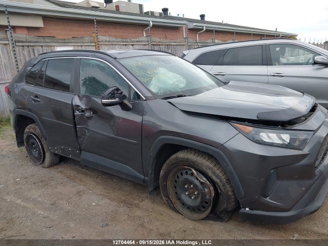 12704464 :رقم المزاد ، 2T3B1RFV7MC243014 vin ، 2021 Toyota Rav4 Le مزاد بيع