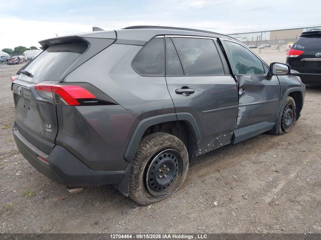 12704464 :رقم المزاد ، 2T3B1RFV7MC243014 vin ، 2021 Toyota Rav4 Le مزاد بيع