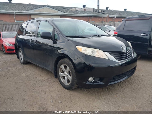 2012 Toyota Sienna Le მანქანა იყიდება აუქციონზე, vin: 5TDKK3DC5CS255706, აუქციონის ნომერი: 12704492