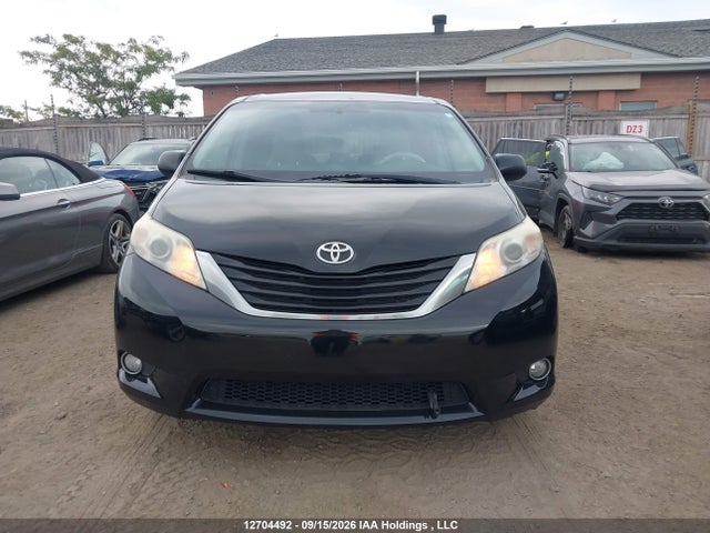 2012 Toyota Sienna Le მანქანა იყიდება აუქციონზე, vin: 5TDKK3DC5CS255706, აუქციონის ნომერი: 12704492