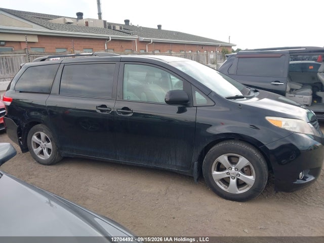 2012 Toyota Sienna Le მანქანა იყიდება აუქციონზე, vin: 5TDKK3DC5CS255706, აუქციონის ნომერი: 12704492