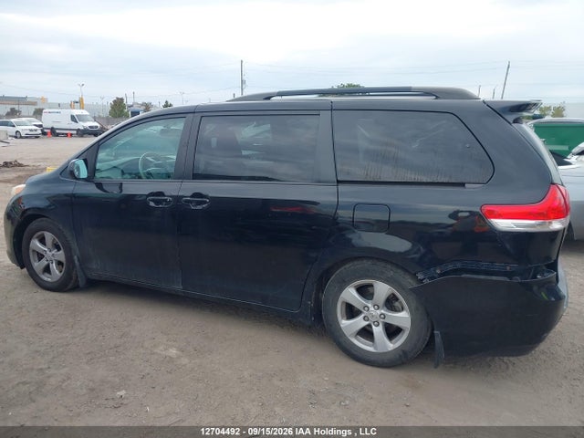 2012 Toyota Sienna Le მანქანა იყიდება აუქციონზე, vin: 5TDKK3DC5CS255706, აუქციონის ნომერი: 12704492