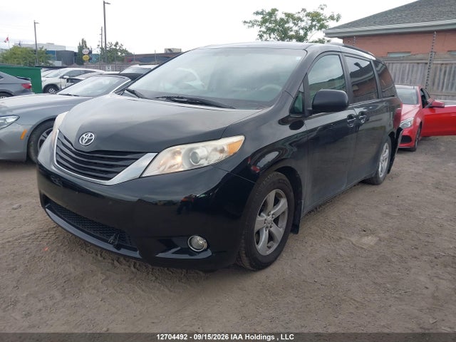2012 Toyota Sienna Le მანქანა იყიდება აუქციონზე, vin: 5TDKK3DC5CS255706, აუქციონის ნომერი: 12704492