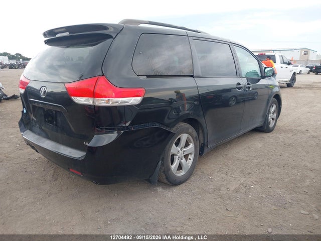 2012 Toyota Sienna Le მანქანა იყიდება აუქციონზე, vin: 5TDKK3DC5CS255706, აუქციონის ნომერი: 12704492