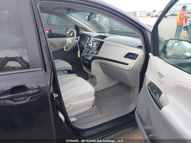 2012 Toyota Sienna Le მანქანა იყიდება აუქციონზე, vin: 5TDKK3DC5CS255706, აუქციონის ნომერი: 12704492