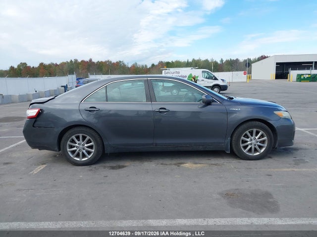 2011 Toyota Camry Hybrid მანქანა იყიდება აუქციონზე, vin: 4T1BB3EK2BU127578, აუქციონის ნომერი: 12704639
