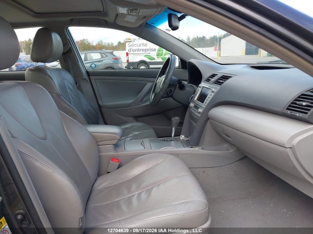 2011 Toyota Camry Hybrid მანქანა იყიდება აუქციონზე, vin: 4T1BB3EK2BU127578, აუქციონის ნომერი: 12704639