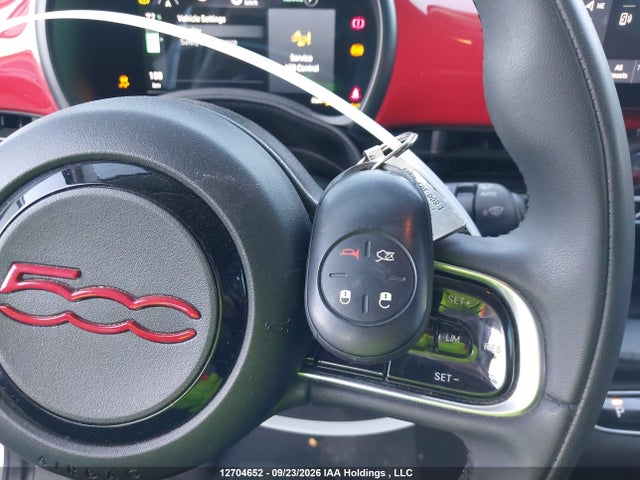 Продажа на аукционе авто 2024 Fiat 500e Red, vin: ZFAFFAA4XRX207037, номер лота: 12704652