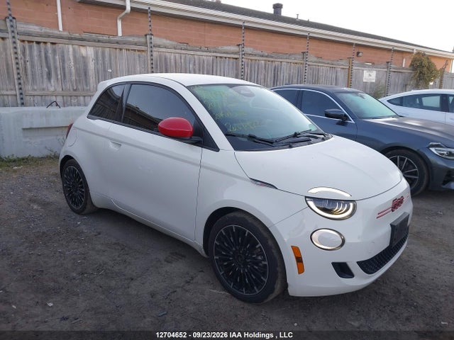 Продажа на аукционе авто 2024 Fiat 500e Red, vin: ZFAFFAA4XRX207037, номер лота: 12704652