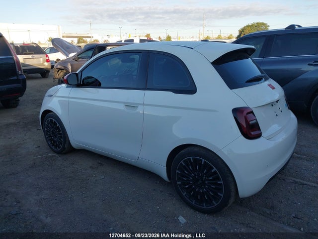 Продажа на аукционе авто 2024 Fiat 500e Red, vin: ZFAFFAA4XRX207037, номер лота: 12704652