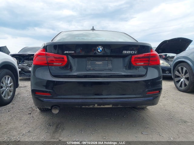 WBA8A3C38HA066712 BMW 320 XI