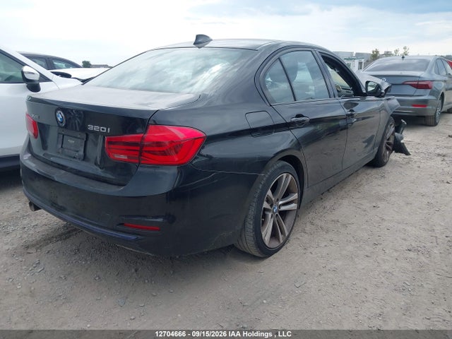 WBA8A3C38HA066712 BMW 320 XI