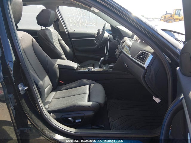 WBA8A3C38HA066712 BMW 320 XI