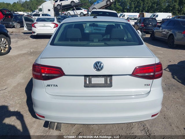 2017 Volkswagen Jetta Wolfsburg Edition მანქანა იყიდება აუქციონზე, vin: 3VWDB7AJ9HM352611, აუქციონის ნომერი: 12704667
