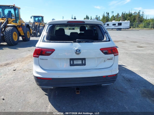 Volkswagen TIGUAN S 2018 3VV0B7AX5JM103705 Image 16