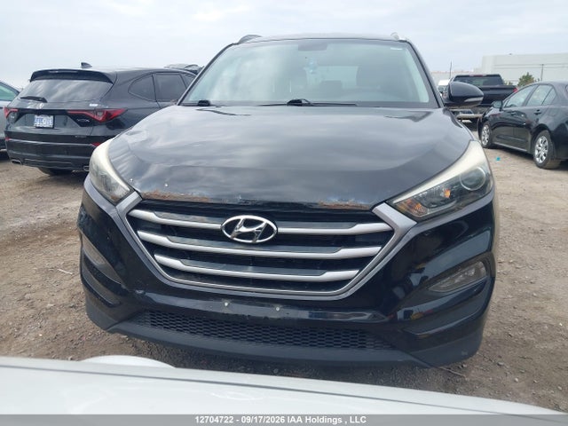 12704722 :رقم المزاد ، KM8J3CA44HU355591 vin ، 2017 Hyundai Tucson Limited/sport And Eco/se مزاد بيع