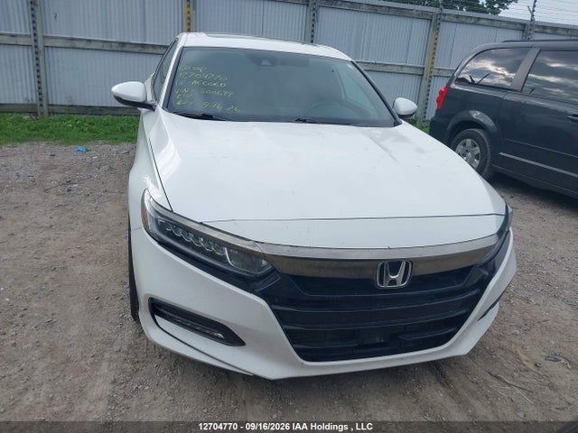 12704770 :رقم المزاد ، 1HGCV2F31JA800699 vin ، 2018 Honda Accord Sedan مزاد بيع