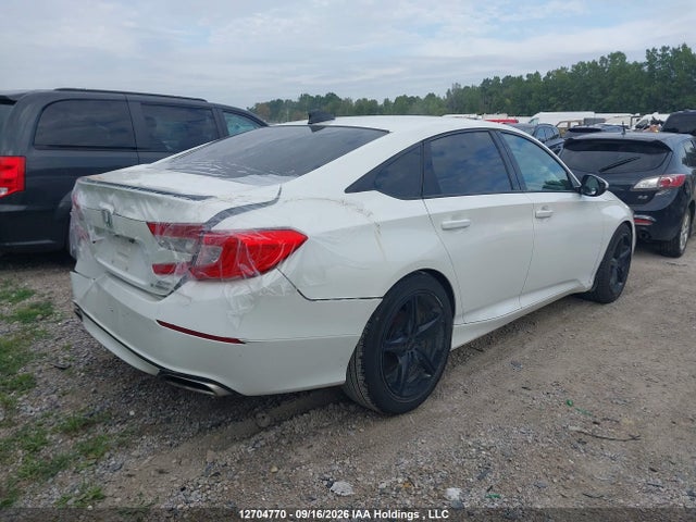 12704770 :رقم المزاد ، 1HGCV2F31JA800699 vin ، 2018 Honda Accord Sedan مزاد بيع