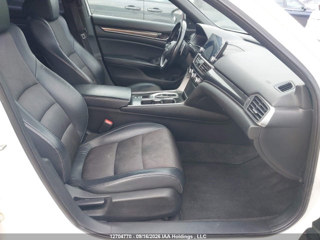 12704770 :رقم المزاد ، 1HGCV2F31JA800699 vin ، 2018 Honda Accord Sedan مزاد بيع