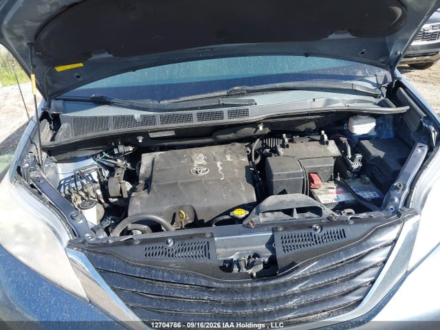 Toyota Sienna 2014 5TDKK3DC7ES419301 Image 10