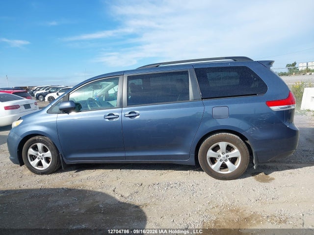 Toyota Sienna 2014 5TDKK3DC7ES419301 Image 14