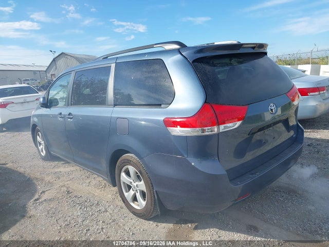 Toyota Sienna 2014 5TDKK3DC7ES419301 Image 3