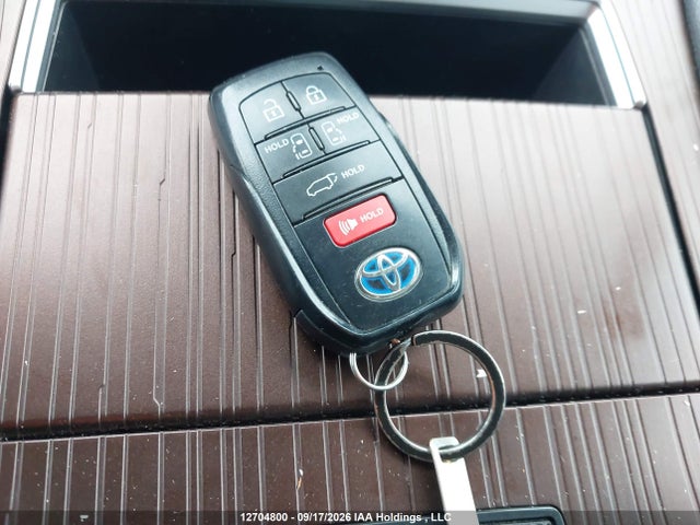 2024 Toyota Sienna მანქანა იყიდება აუქციონზე, vin: 5TDGRKEC1RS185026, აუქციონის ნომერი: 12704800
