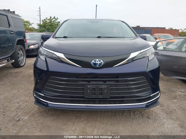 2024 Toyota Sienna მანქანა იყიდება აუქციონზე, vin: 5TDGRKEC1RS185026, აუქციონის ნომერი: 12704800