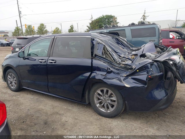2024 Toyota Sienna მანქანა იყიდება აუქციონზე, vin: 5TDGRKEC1RS185026, აუქციონის ნომერი: 12704800